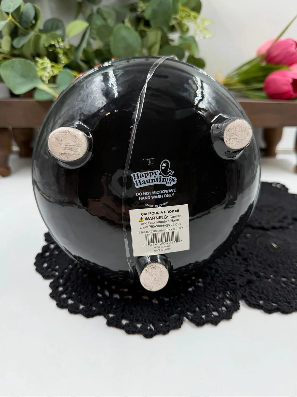 happy hauntings trick or treat ceramic cauldron cookie jar nwt